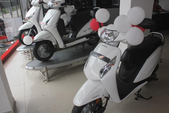 Honda Activa vs Active-i